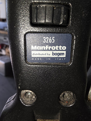 9497