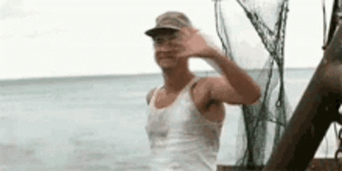 Forrest Gump Waving GIFs | GIFDB.com